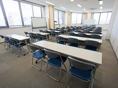 第3+4会議室　スクール形式　48名
