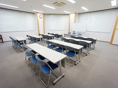 第4会議室　スクール形式　24名